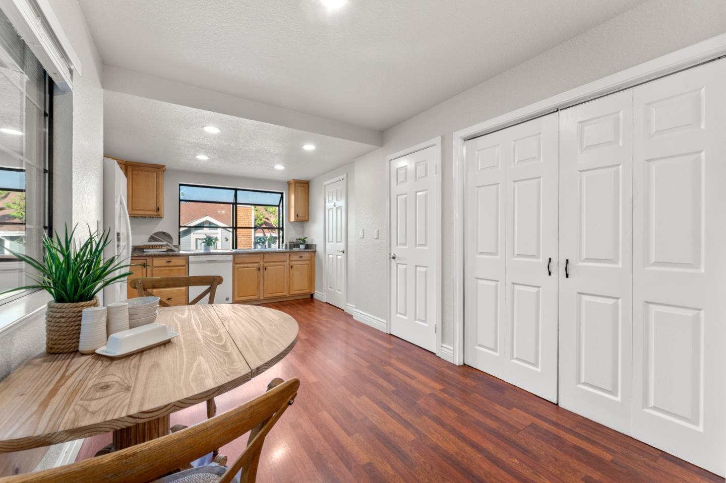 Detail Gallery Image 11 of 33 For 18047 Hillwood Ln, Morgan Hill,  CA 95037 - 2 Beds | 2/1 Baths