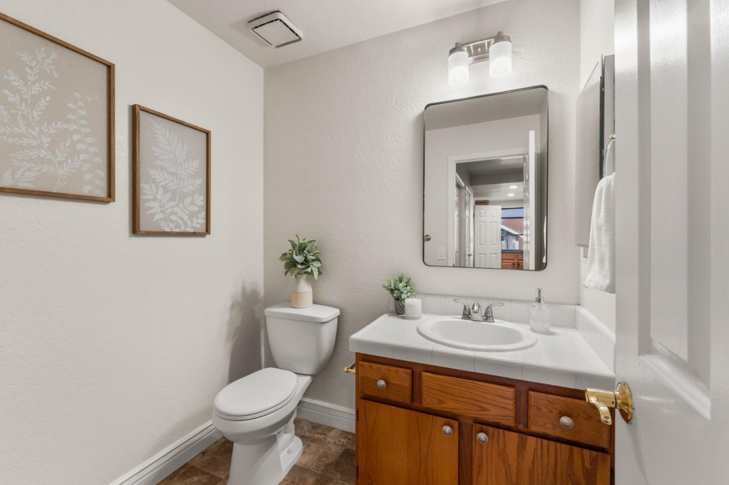 Detail Gallery Image 14 of 33 For 18047 Hillwood Ln, Morgan Hill,  CA 95037 - 2 Beds | 2/1 Baths