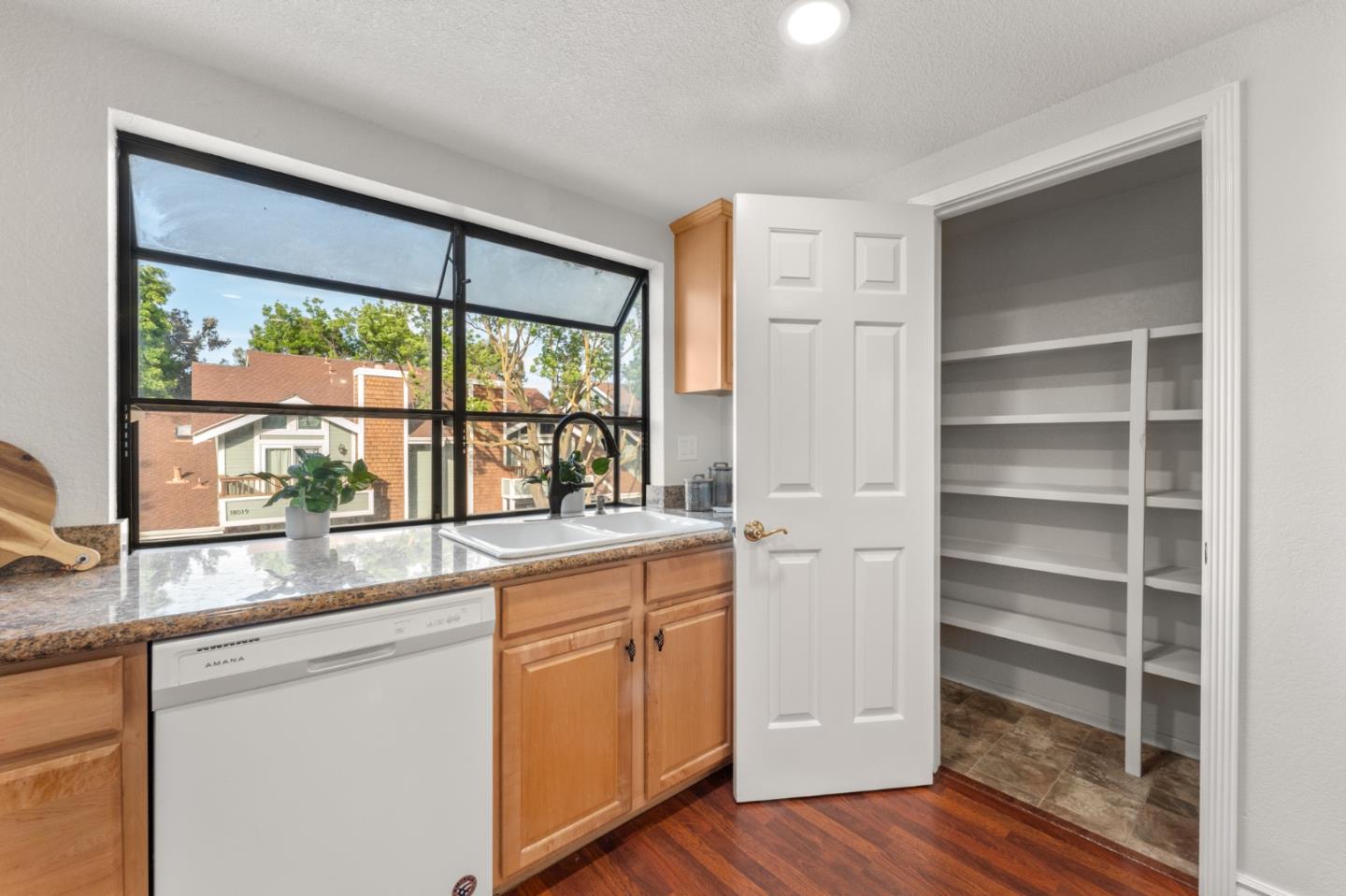 Detail Gallery Image 8 of 33 For 18047 Hillwood Ln, Morgan Hill,  CA 95037 - 2 Beds | 2/1 Baths