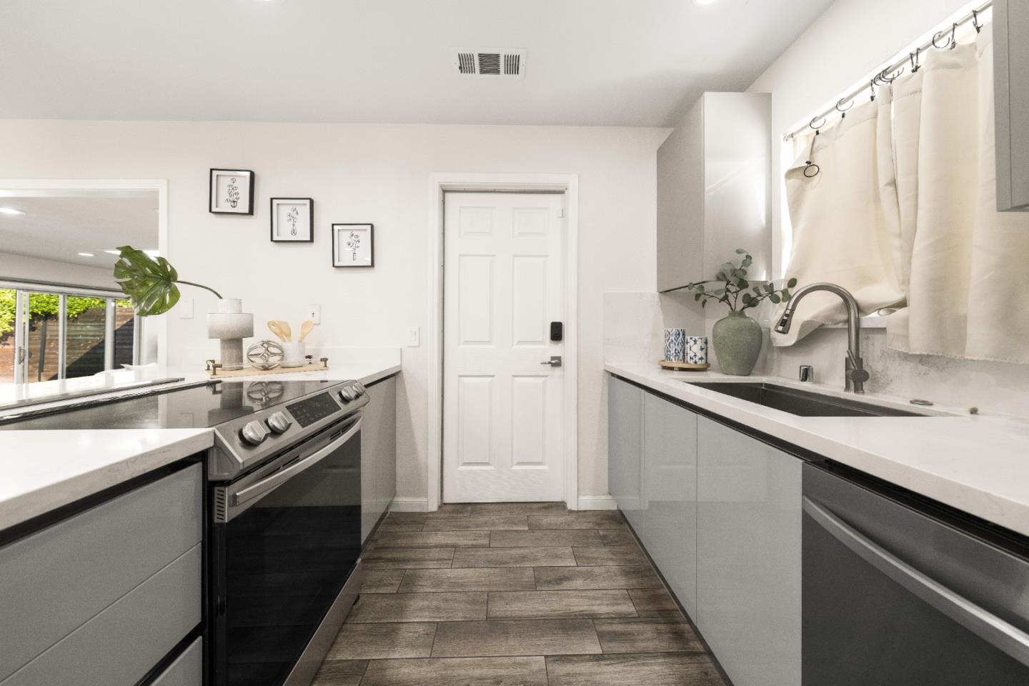 Detail Gallery Image 8 of 40 For 39666 Whitecap Way, Fremont,  CA 94538 - 4 Beds | 2 Baths