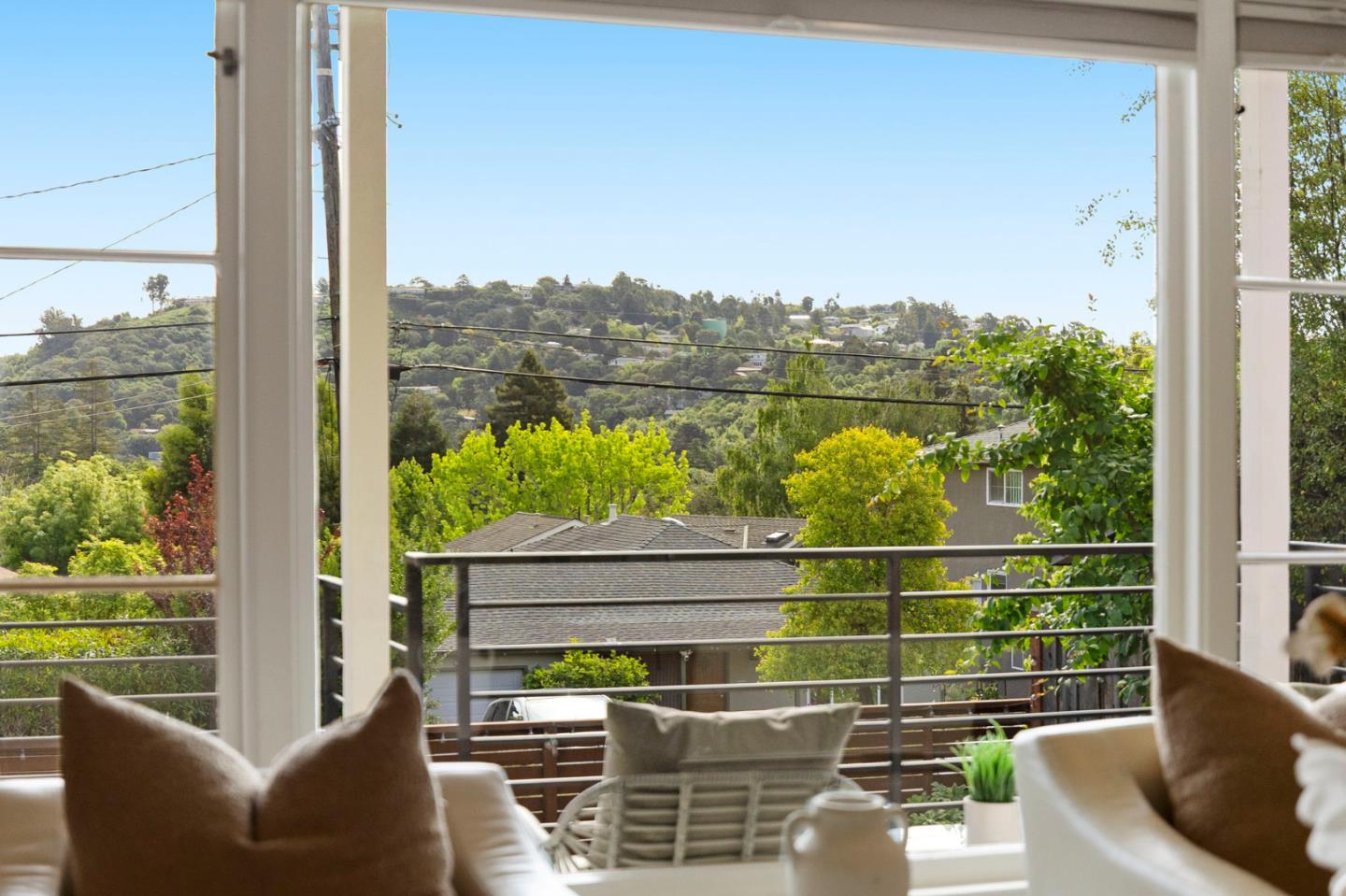 Detail Gallery Image 10 of 60 For 1161 Academy Ave, Belmont,  CA 94002 - 4 Beds | 3 Baths