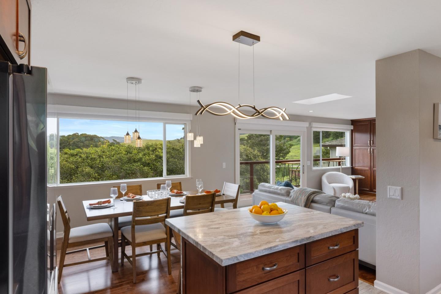 Detail Gallery Image 11 of 37 For Ribera Rd, Carmel,  CA 93923 - 4 Beds | 2/1 Baths