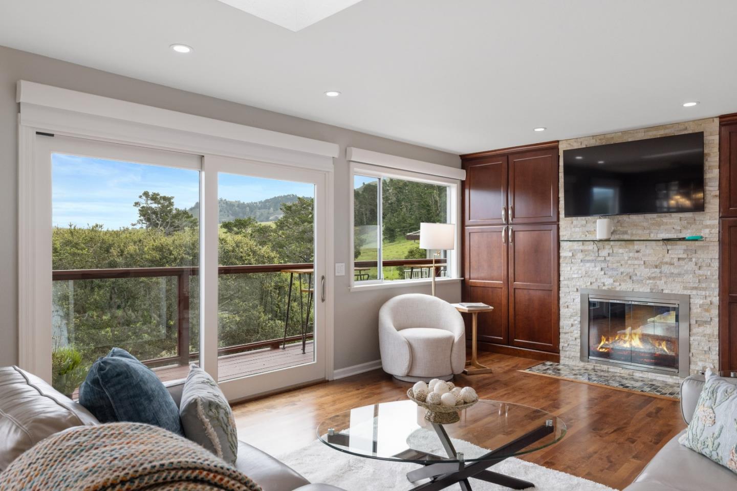 Detail Gallery Image 6 of 37 For Ribera Rd, Carmel,  CA 93923 - 4 Beds | 2/1 Baths