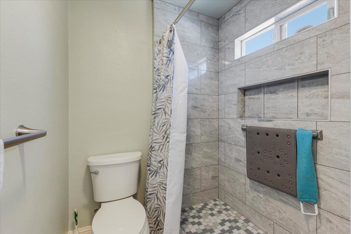 Detail Gallery Image 10 of 15 For 1855 Andrew Ct, Seaside,  CA 93955 - 3 Beds | 2 Baths