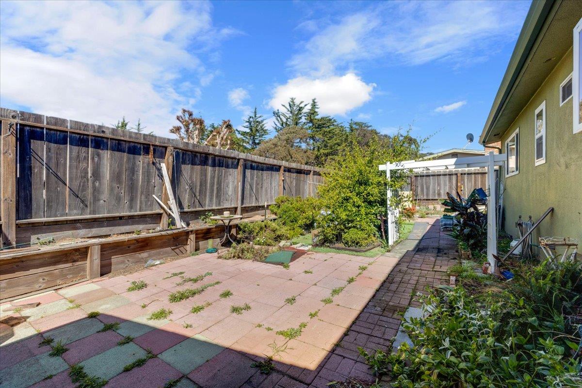 Detail Gallery Image 13 of 15 For 1855 Andrew Ct, Seaside,  CA 93955 - 3 Beds | 2 Baths