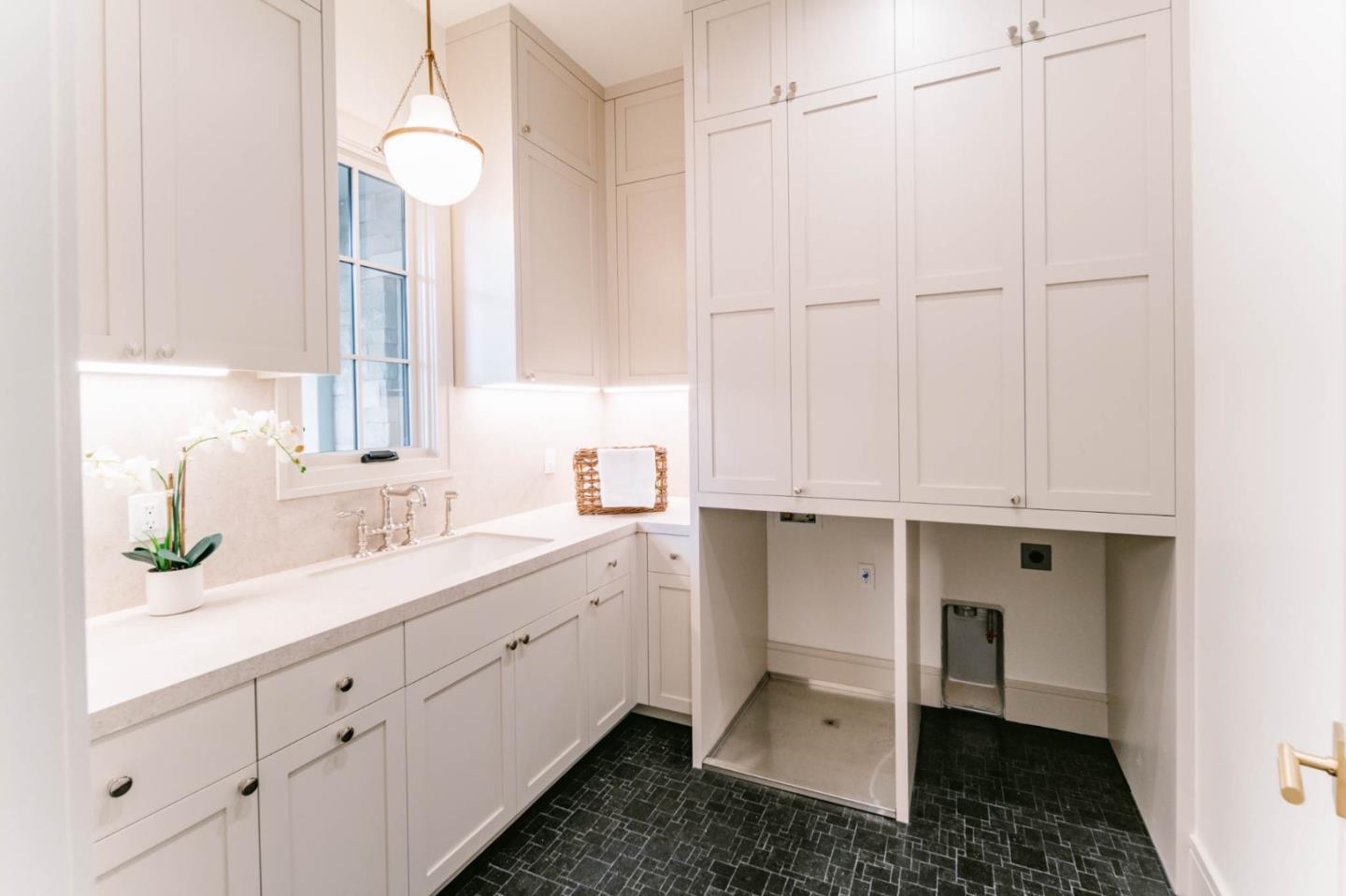 Detail Gallery Image 31 of 57 For 8210 Manjares, Monterey,  CA 93940 - 4 Beds | 4/3 Baths