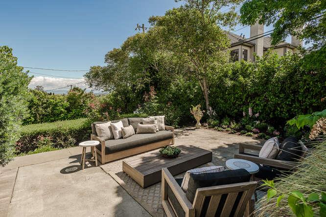 Detail Gallery Image 24 of 28 For 811 Nevada Ave, San Mateo,  CA 94402 - 4 Beds | 2 Baths