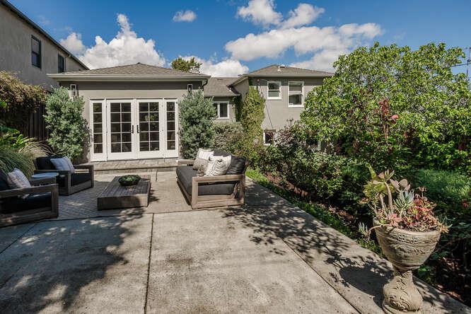 Detail Gallery Image 25 of 28 For 811 Nevada Ave, San Mateo,  CA 94402 - 4 Beds | 2 Baths