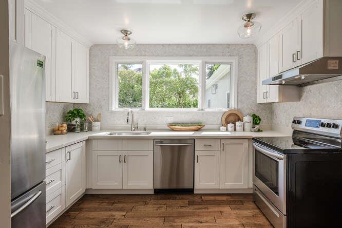 Detail Gallery Image 7 of 28 For 811 Nevada Ave, San Mateo,  CA 94402 - 4 Beds | 2 Baths