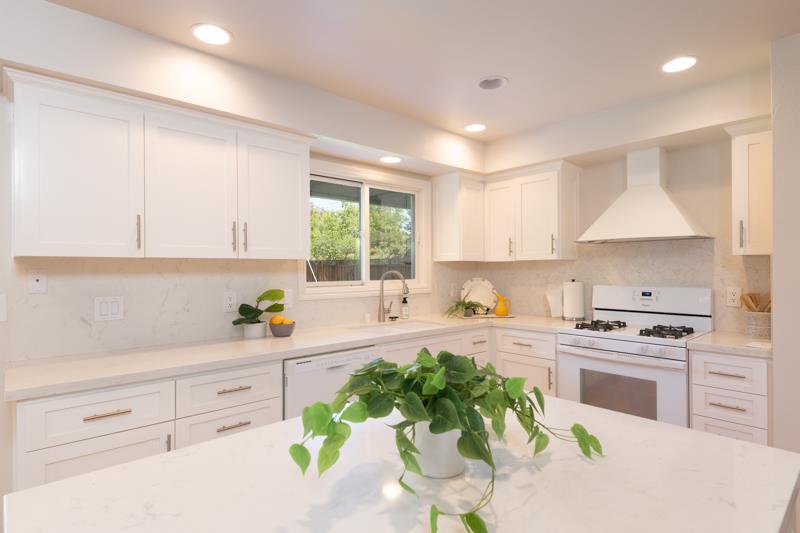 Detail Gallery Image 13 of 83 For 1573 Darlene Ave, San Jose,  CA 95125 - 4 Beds | 2/1 Baths