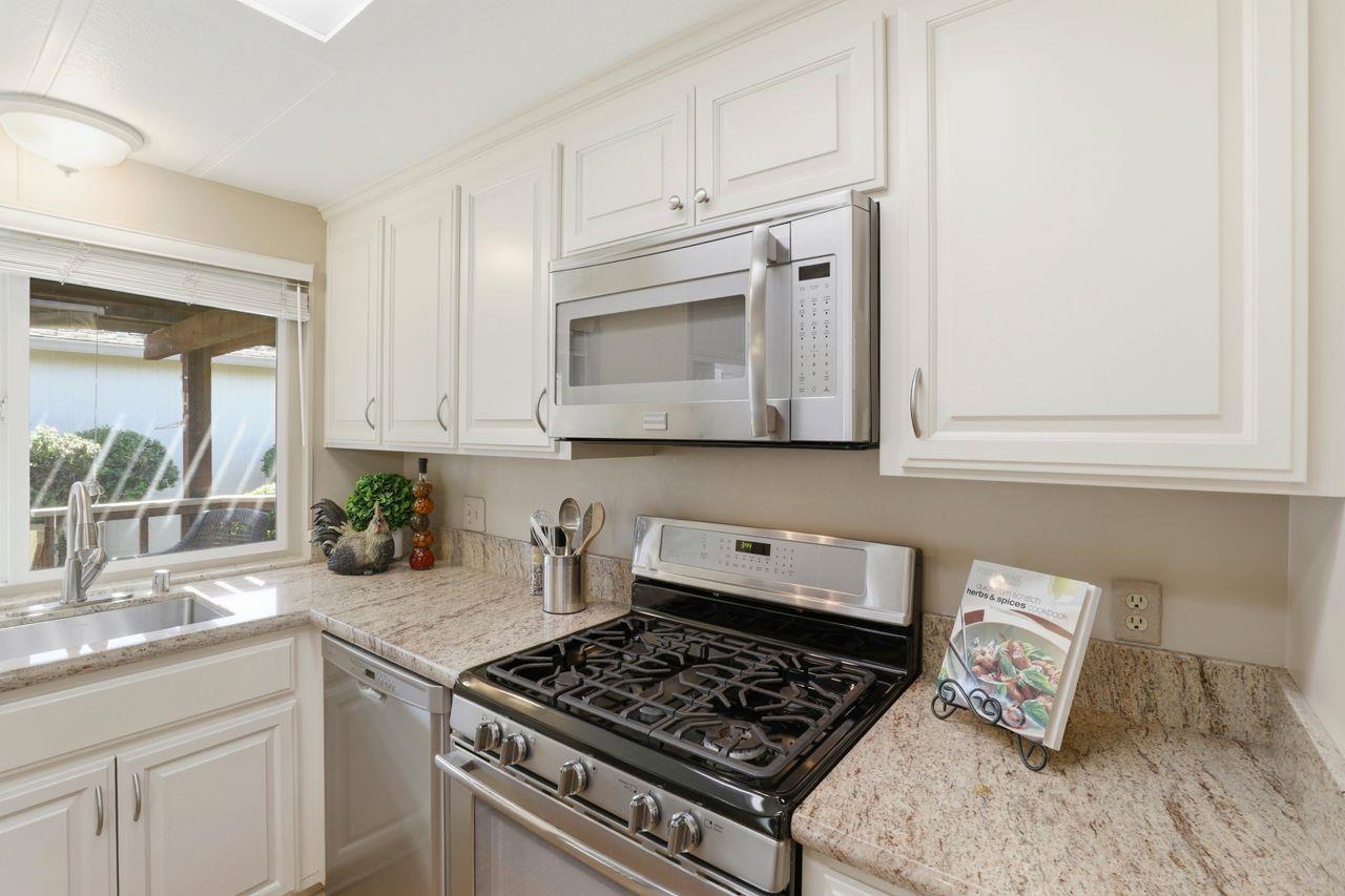 Detail Gallery Image 12 of 37 For 247 Harvest Ln #247,  Morgan Hill,  CA 95037 - 2 Beds | 2 Baths
