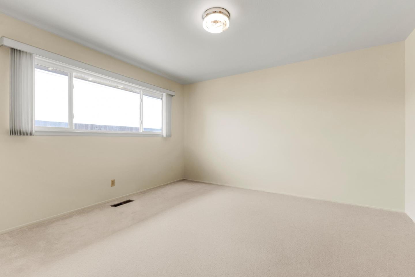 Detail Gallery Image 2 of 12 For 1201 San Angelo Dr, Salinas,  CA 93901 - 3 Beds | 2 Baths