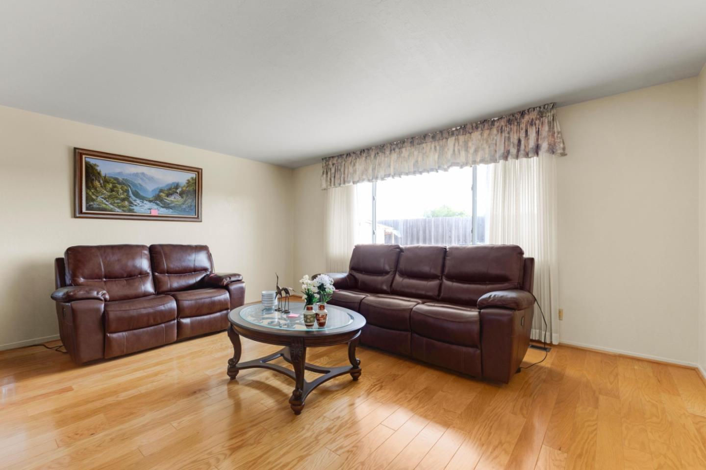 Detail Gallery Image 6 of 12 For 1201 San Angelo Dr, Salinas,  CA 93901 - 3 Beds | 2 Baths