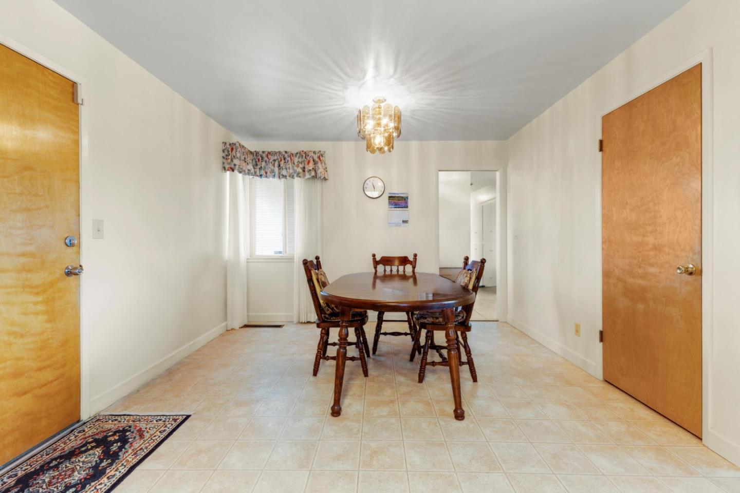 Detail Gallery Image 9 of 12 For 1201 San Angelo Dr, Salinas,  CA 93901 - 3 Beds | 2 Baths