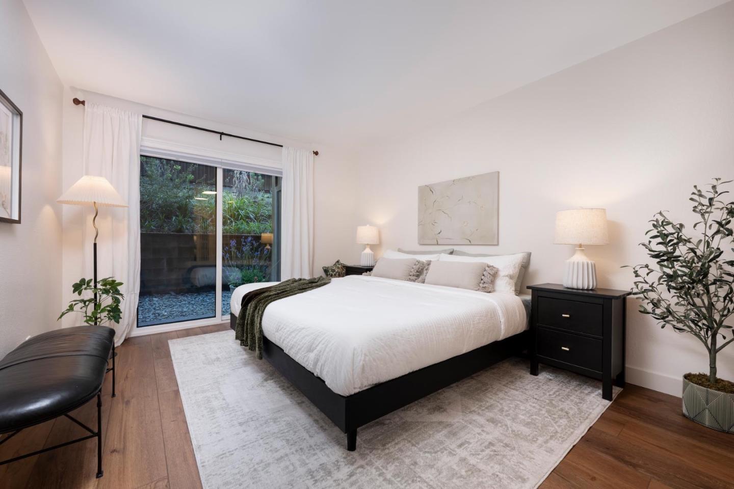 Detail Gallery Image 10 of 21 For 3323 La Mesa Dr #2,  San Carlos,  CA 94070 - 2 Beds | 2 Baths