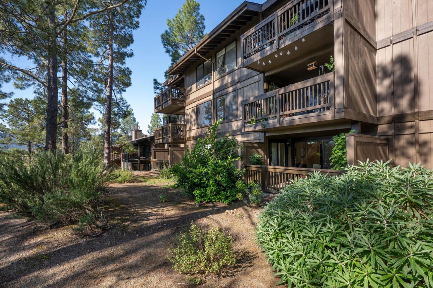 Detail Gallery Image 18 of 21 For 3323 La Mesa Dr #2,  San Carlos,  CA 94070 - 2 Beds | 2 Baths