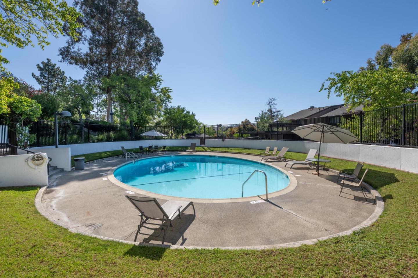 Detail Gallery Image 19 of 21 For 3323 La Mesa Dr #2,  San Carlos,  CA 94070 - 2 Beds | 2 Baths