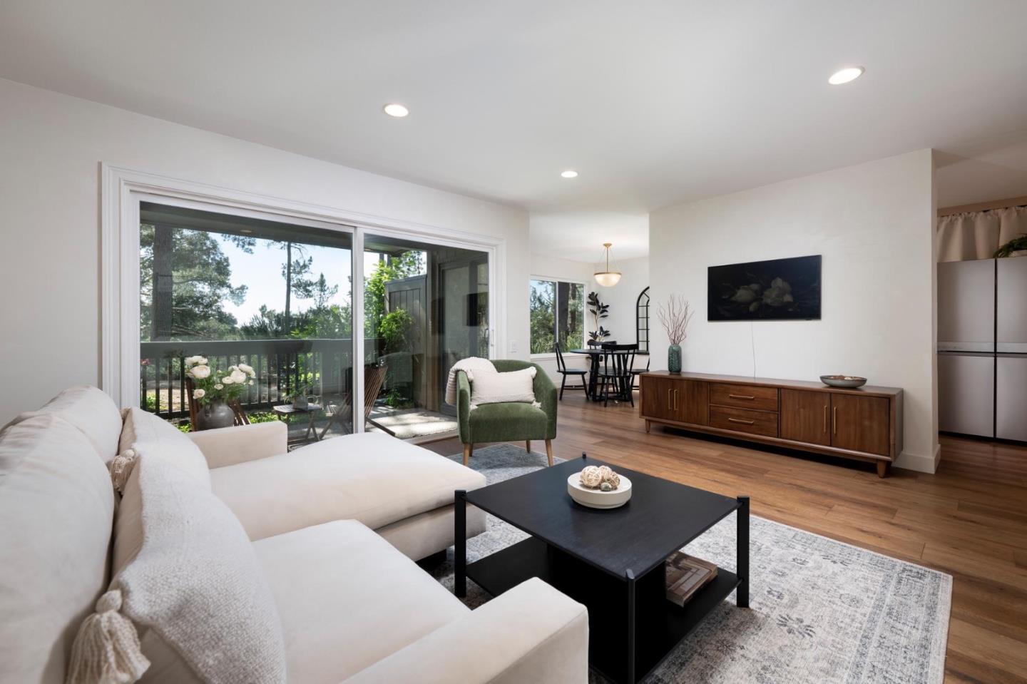 Detail Gallery Image 4 of 21 For 3323 La Mesa Dr #2,  San Carlos,  CA 94070 - 2 Beds | 2 Baths