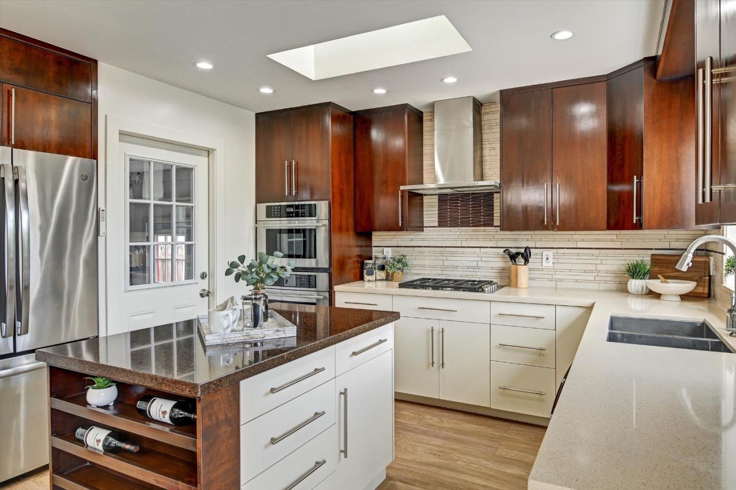 Detail Gallery Image 11 of 38 For 679 Harrow Ave, San Mateo,  CA 94402 - 3 Beds | 2 Baths