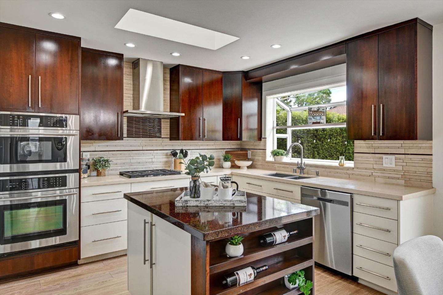 Detail Gallery Image 13 of 38 For 679 Harrow Ave, San Mateo,  CA 94402 - 3 Beds | 2 Baths