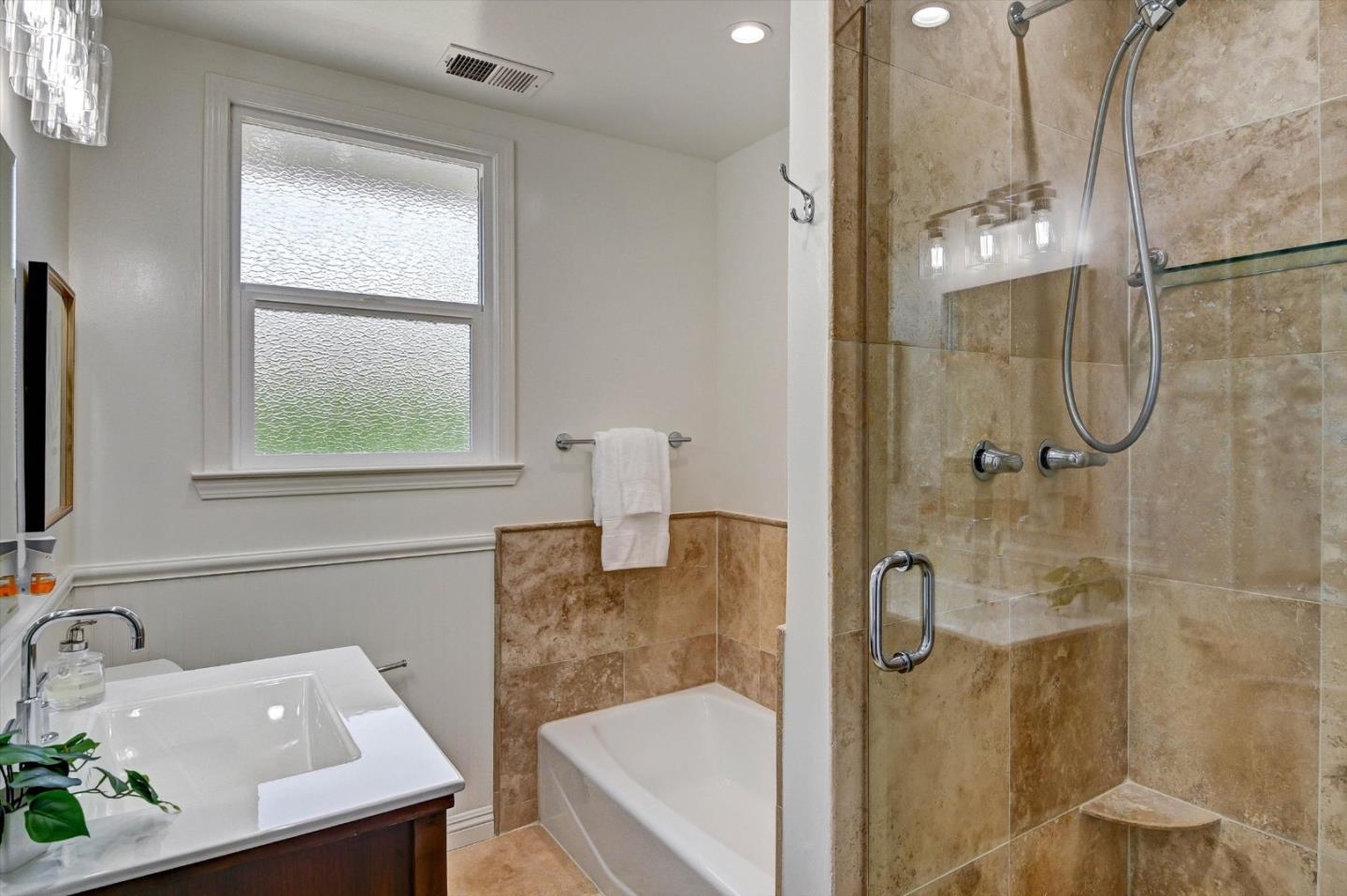 Detail Gallery Image 22 of 38 For 679 Harrow Ave, San Mateo,  CA 94402 - 3 Beds | 2 Baths