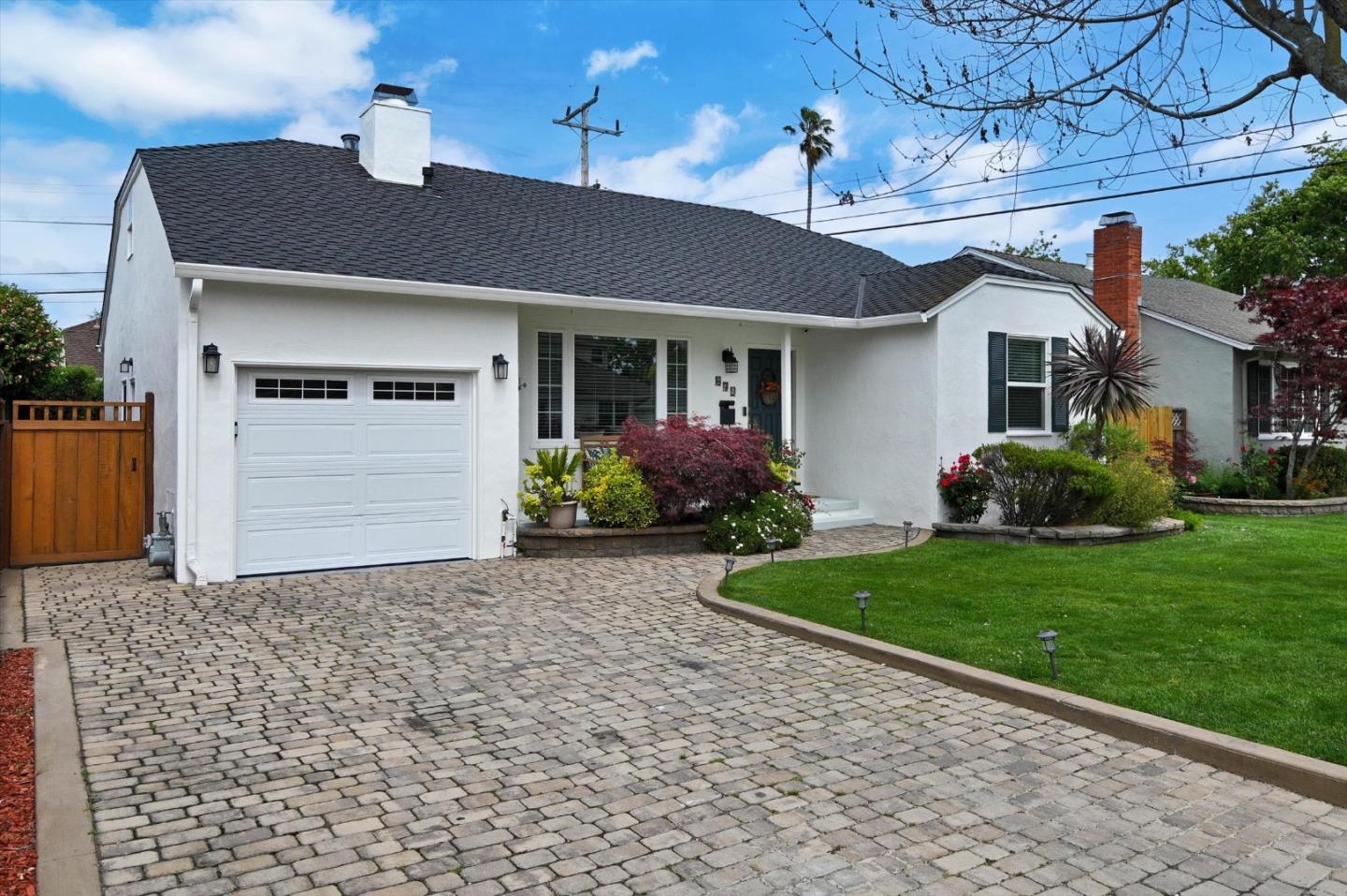 Detail Gallery Image 3 of 38 For 679 Harrow Ave, San Mateo,  CA 94402 - 3 Beds | 2 Baths