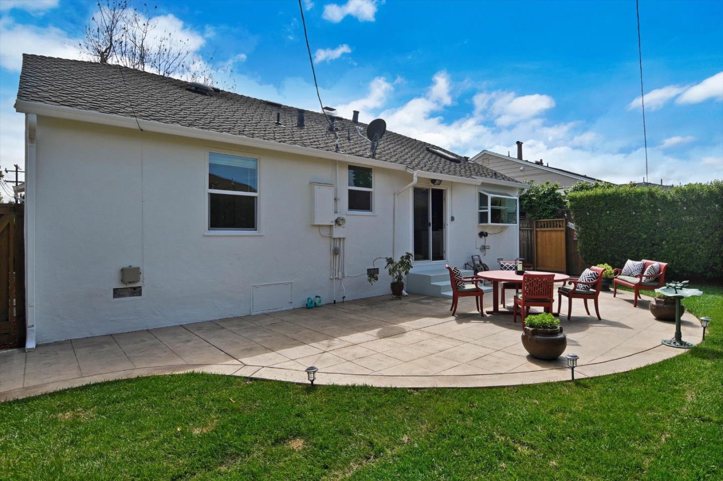 Detail Gallery Image 34 of 38 For 679 Harrow Ave, San Mateo,  CA 94402 - 3 Beds | 2 Baths