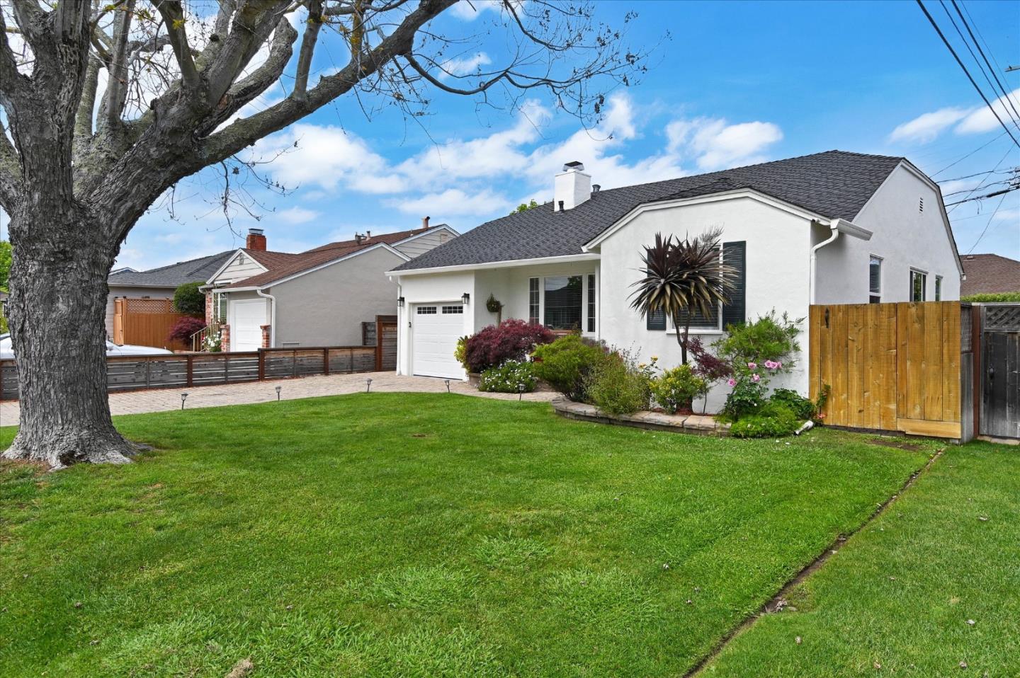 Detail Gallery Image 4 of 38 For 679 Harrow Ave, San Mateo,  CA 94402 - 3 Beds | 2 Baths