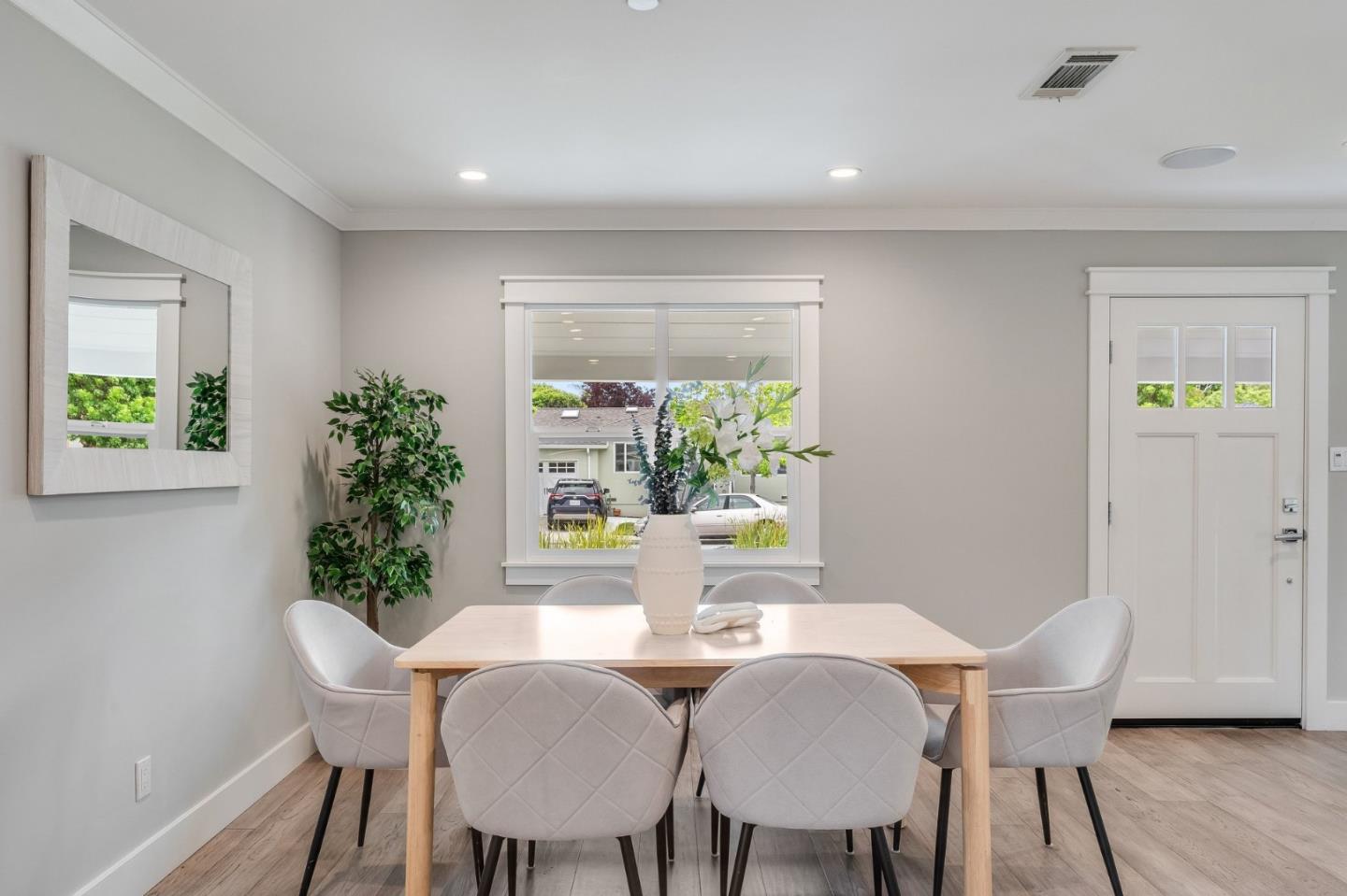 Detail Gallery Image 11 of 48 For 409 Poinsettia Ave, San Mateo,  CA 94403 - 4 Beds | 2 Baths