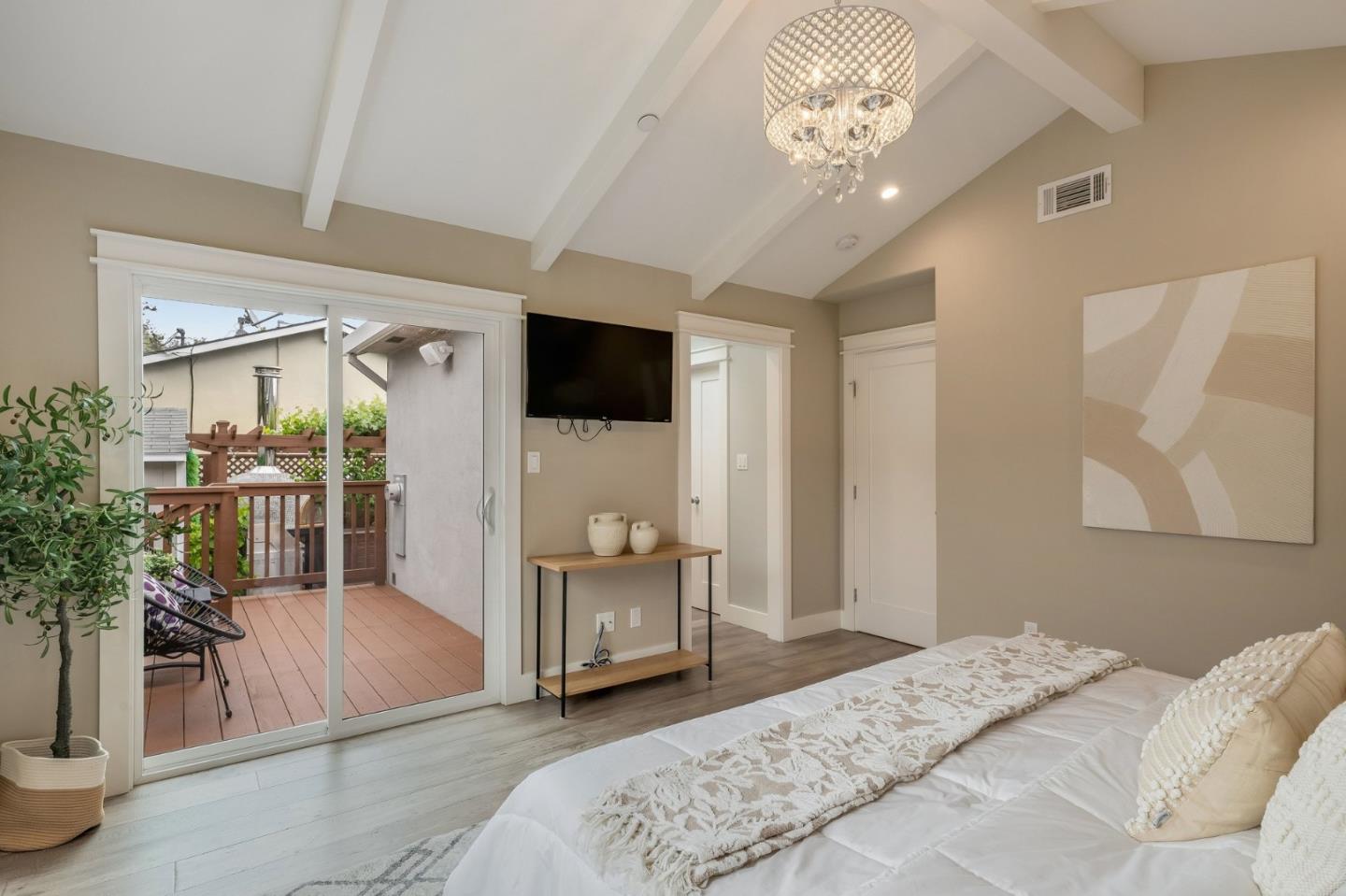 Detail Gallery Image 19 of 48 For 409 Poinsettia Ave, San Mateo,  CA 94403 - 4 Beds | 2 Baths