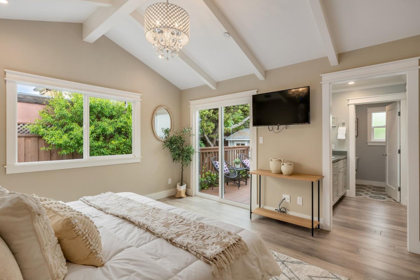Detail Gallery Image 22 of 48 For 409 Poinsettia Ave, San Mateo,  CA 94403 - 4 Beds | 2 Baths