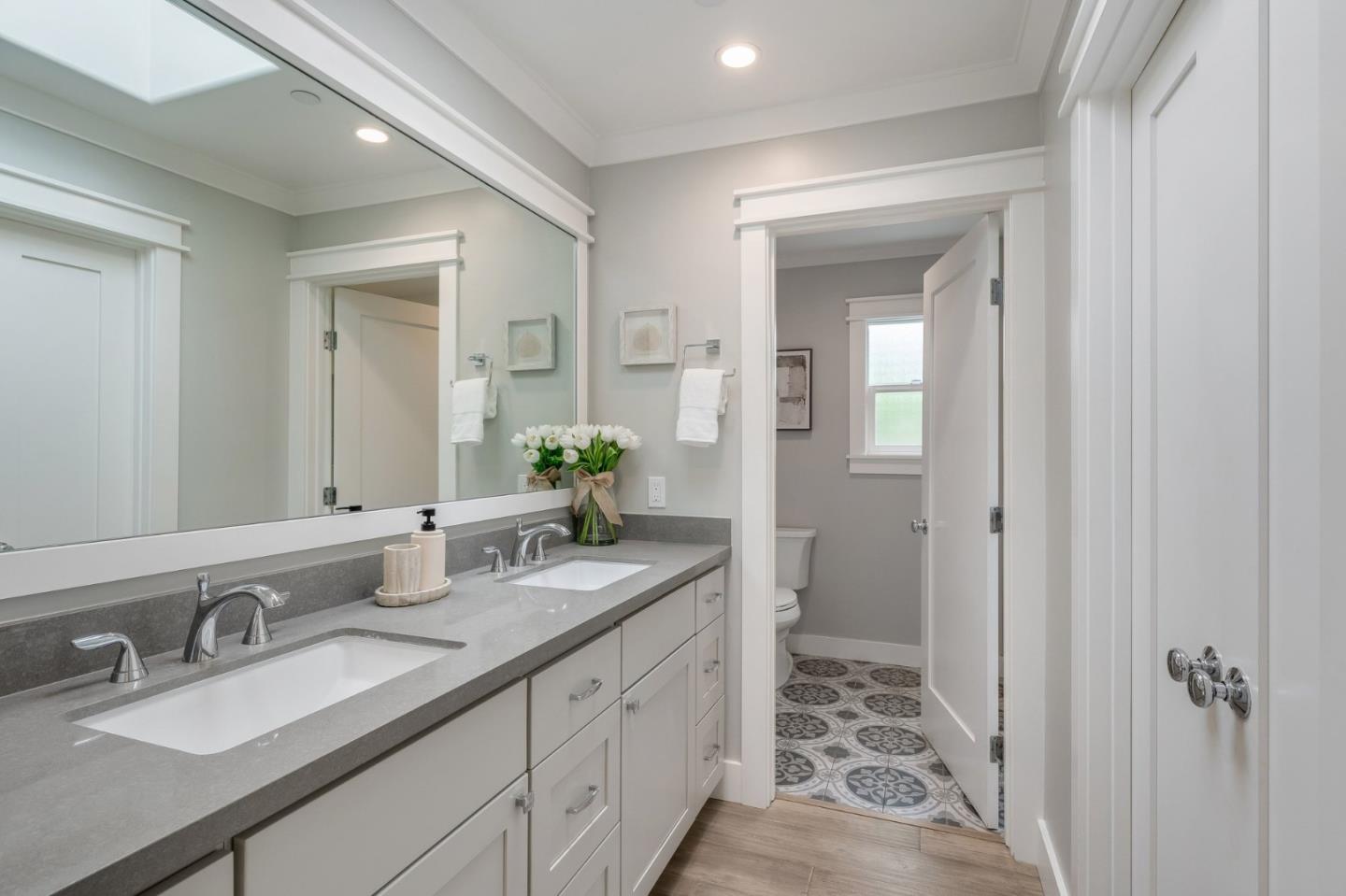 Detail Gallery Image 24 of 48 For 409 Poinsettia Ave, San Mateo,  CA 94403 - 4 Beds | 2 Baths