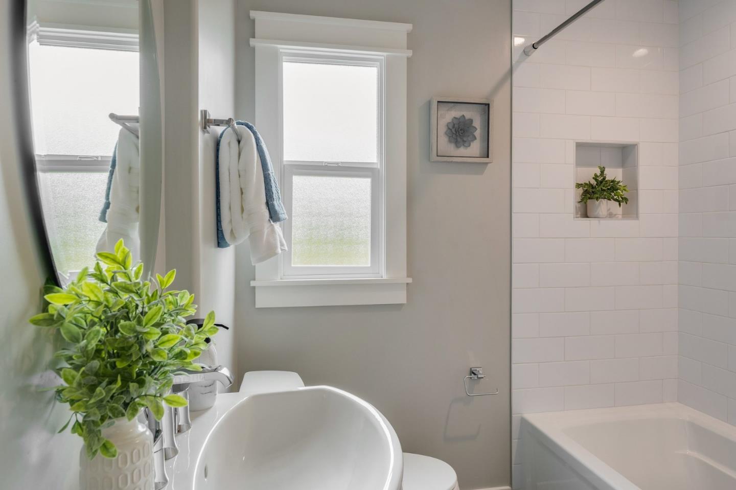 Detail Gallery Image 38 of 48 For 409 Poinsettia Ave, San Mateo,  CA 94403 - 4 Beds | 2 Baths