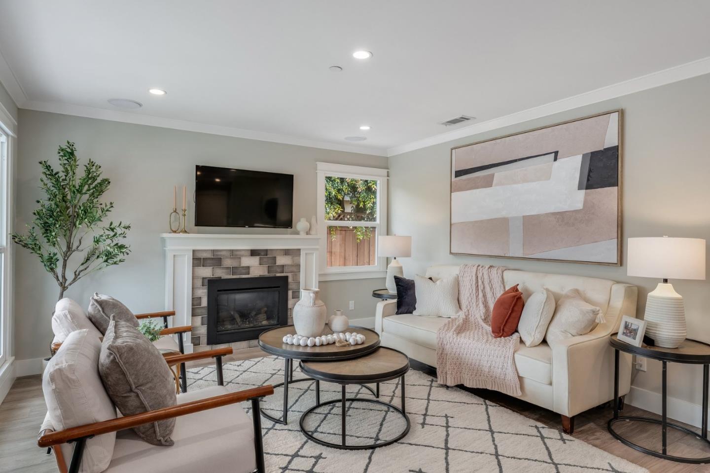 Detail Gallery Image 4 of 48 For 409 Poinsettia Ave, San Mateo,  CA 94403 - 4 Beds | 2 Baths