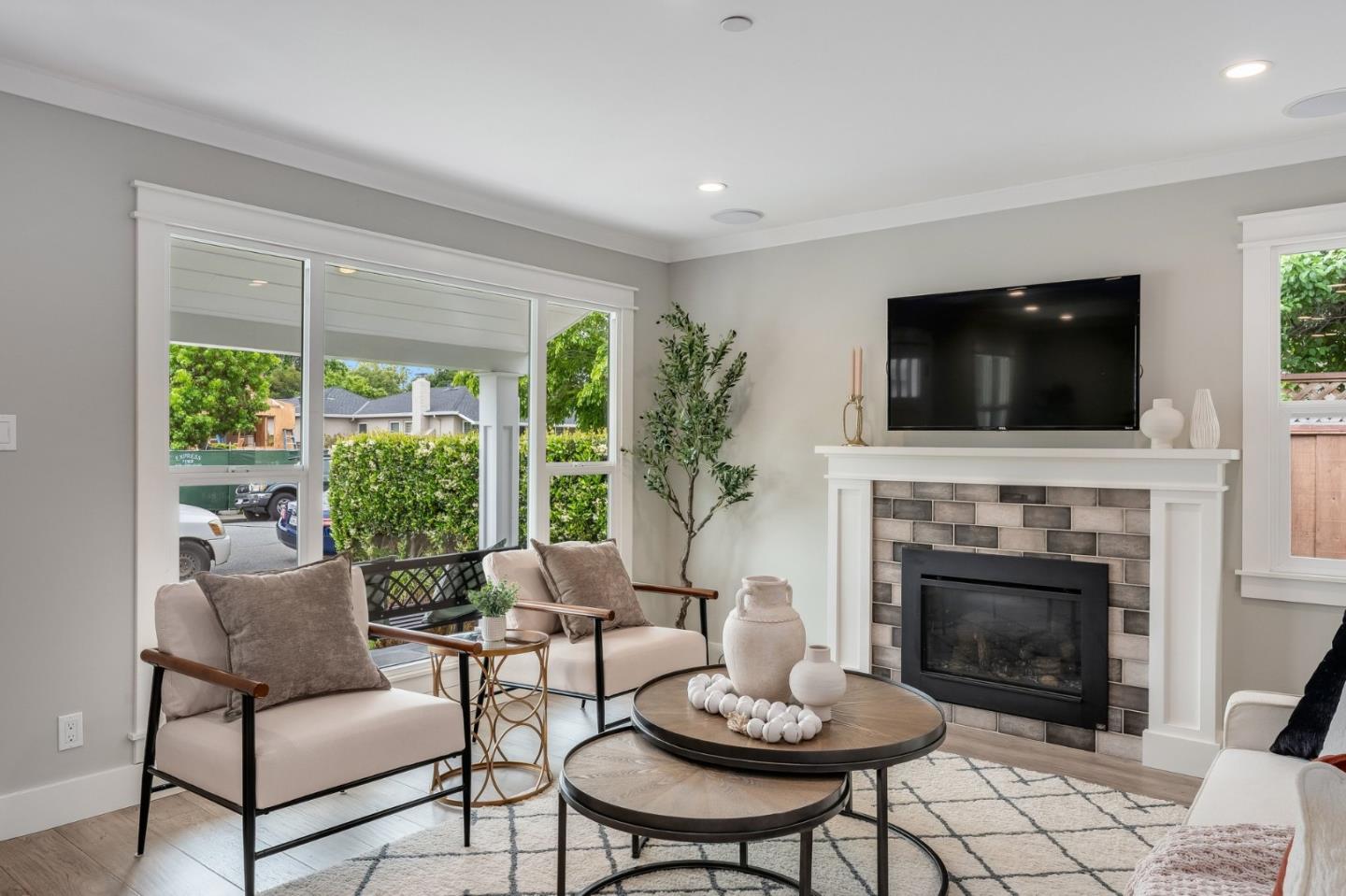 Detail Gallery Image 5 of 48 For 409 Poinsettia Ave, San Mateo,  CA 94403 - 4 Beds | 2 Baths