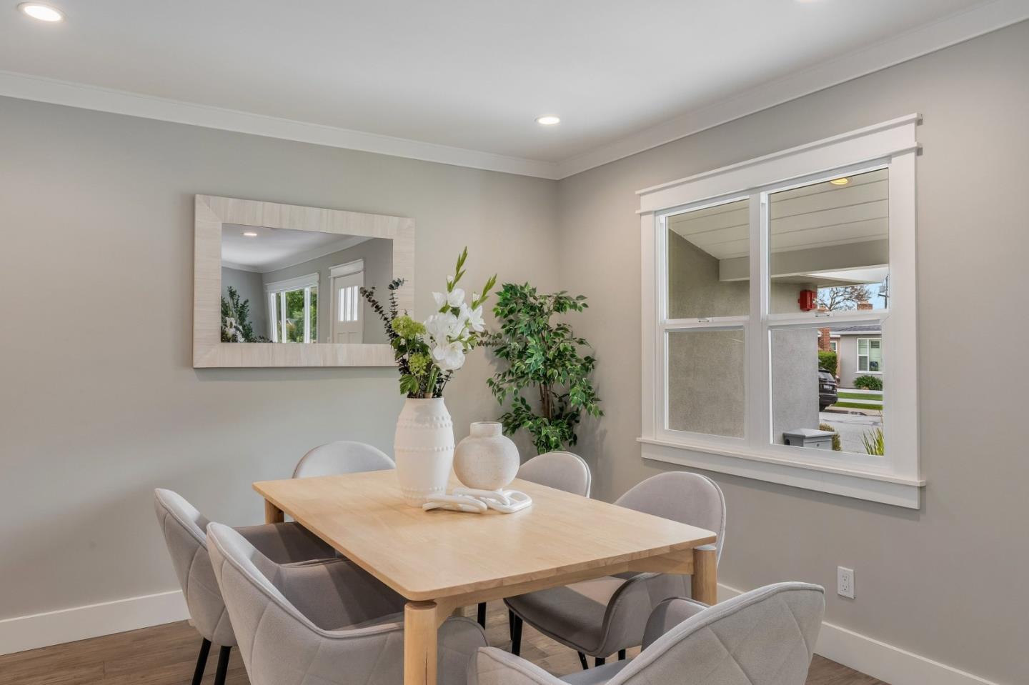 Detail Gallery Image 8 of 48 For 409 Poinsettia Ave, San Mateo,  CA 94403 - 4 Beds | 2 Baths