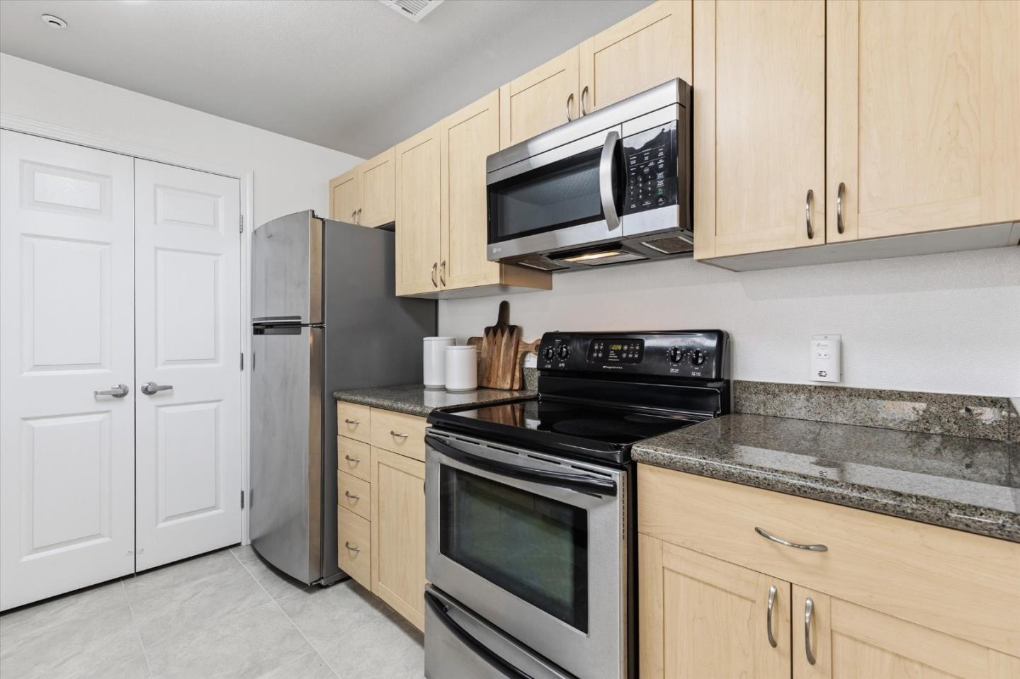 Detail Gallery Image 5 of 21 For 1550 Technology Dr #2105,  San Jose,  CA 95110 - 2 Beds | 2 Baths