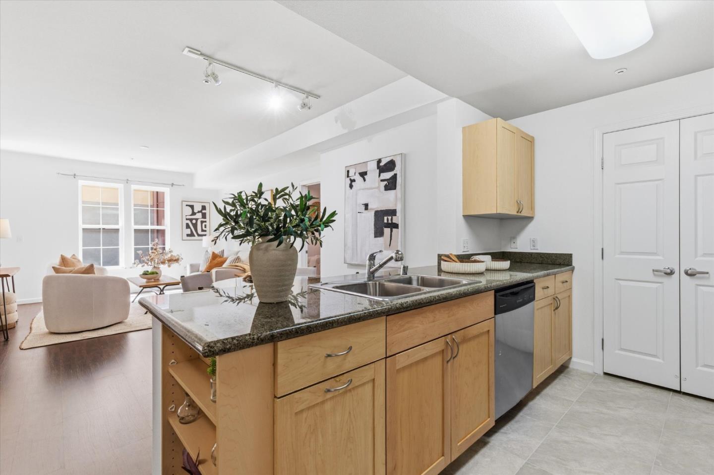 Detail Gallery Image 6 of 21 For 1550 Technology Dr #2105,  San Jose,  CA 95110 - 2 Beds | 2 Baths