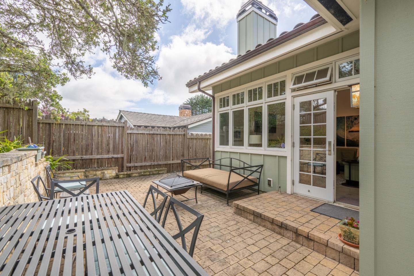 Detail Gallery Image 25 of 29 For 24785 Santa Rita St, Carmel,  CA 93923 - 3 Beds | 2 Baths