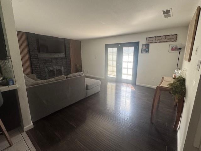 Detail Gallery Image 2 of 8 For 1335 Robin St, Los Banos,  CA 93635 - 3 Beds | 2 Baths