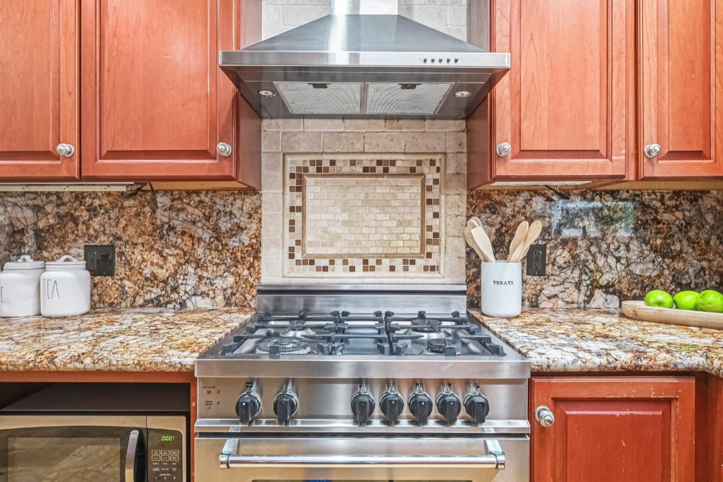 Detail Gallery Image 14 of 47 For 3202 E Laurel Creek Rd, Belmont,  CA 94002 - 3 Beds | 3 Baths