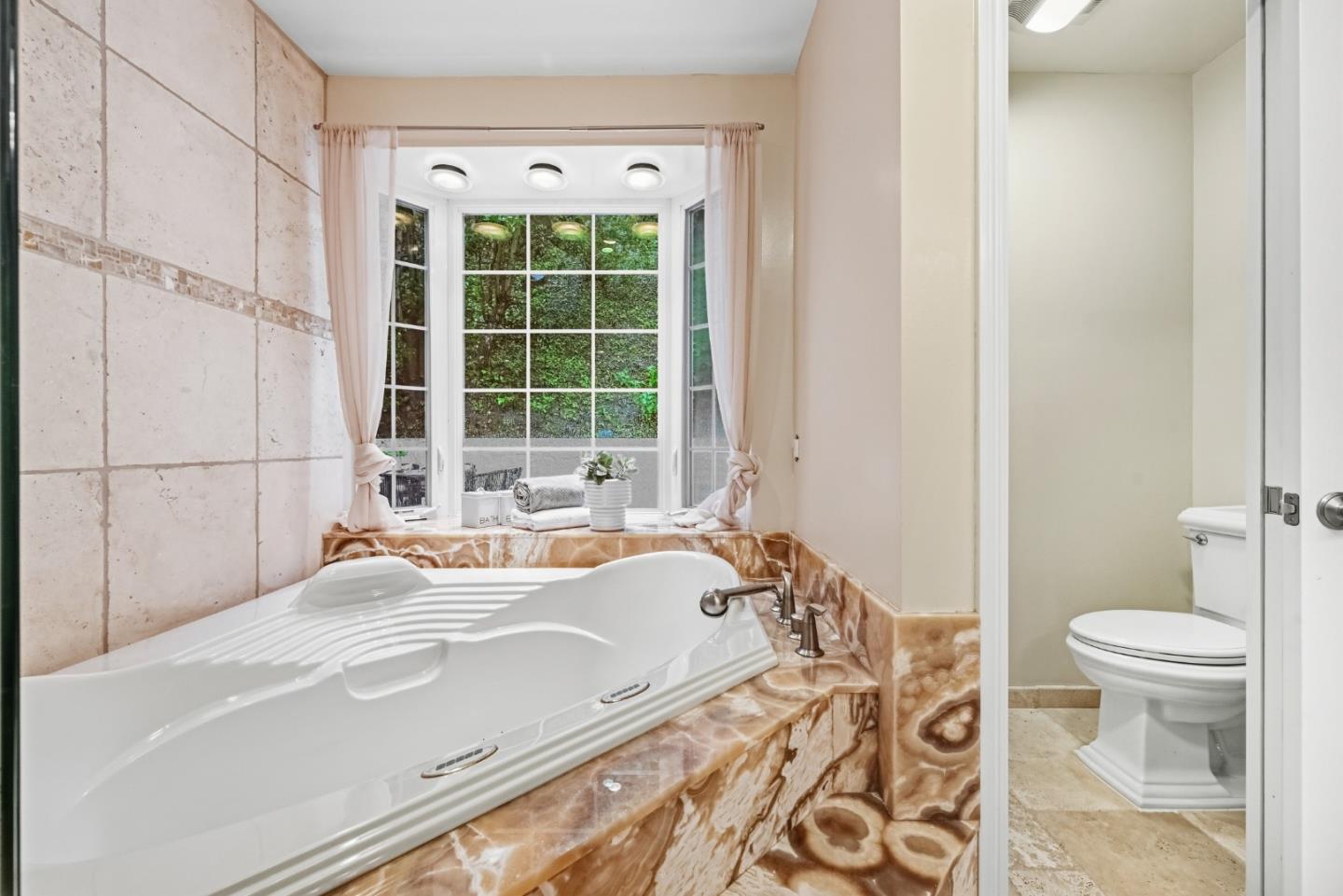 Detail Gallery Image 23 of 47 For 3202 E Laurel Creek Rd, Belmont,  CA 94002 - 3 Beds | 3 Baths