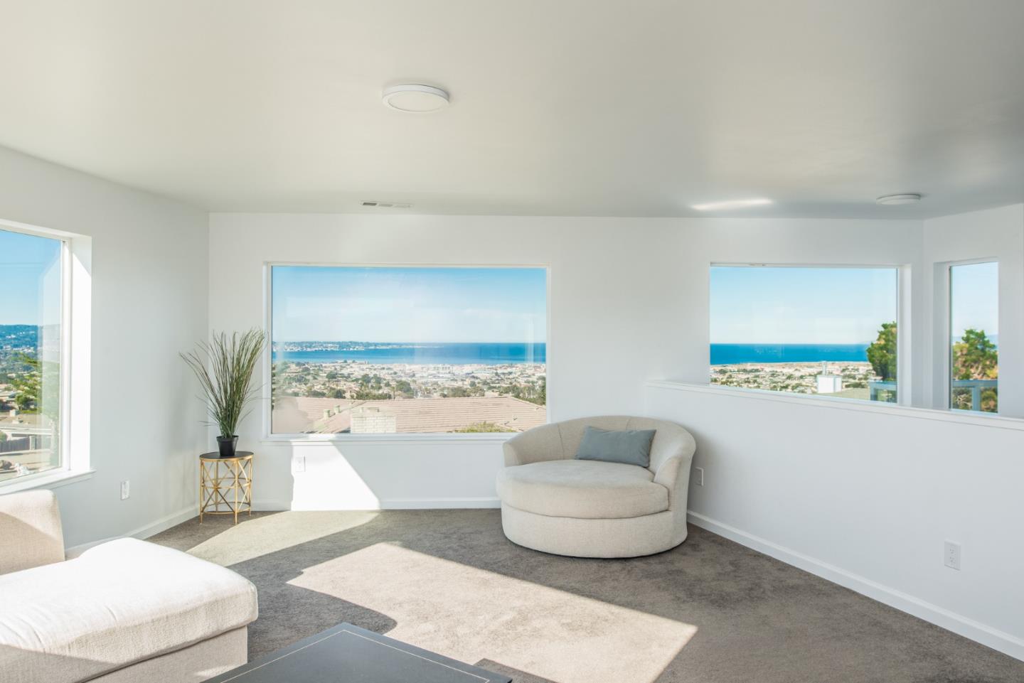 Detail Gallery Image 11 of 77 For 1364 Skyview Dr, Seaside,  CA 93955 - 7 Beds | 3/1 Baths