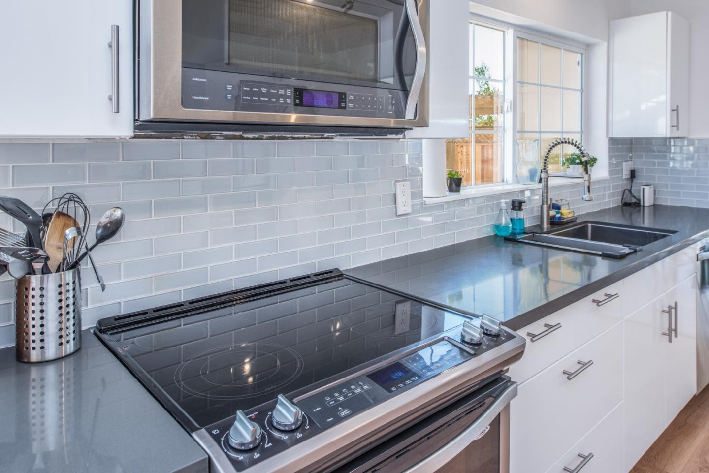 Detail Gallery Image 21 of 77 For 1364 Skyview Dr, Seaside,  CA 93955 - 7 Beds | 3/1 Baths