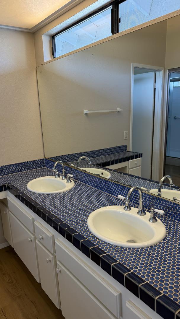 Detail Gallery Image 13 of 24 For 626 Marlin Ct, Redwood City,  CA 94065 - 3 Beds | 3 Baths