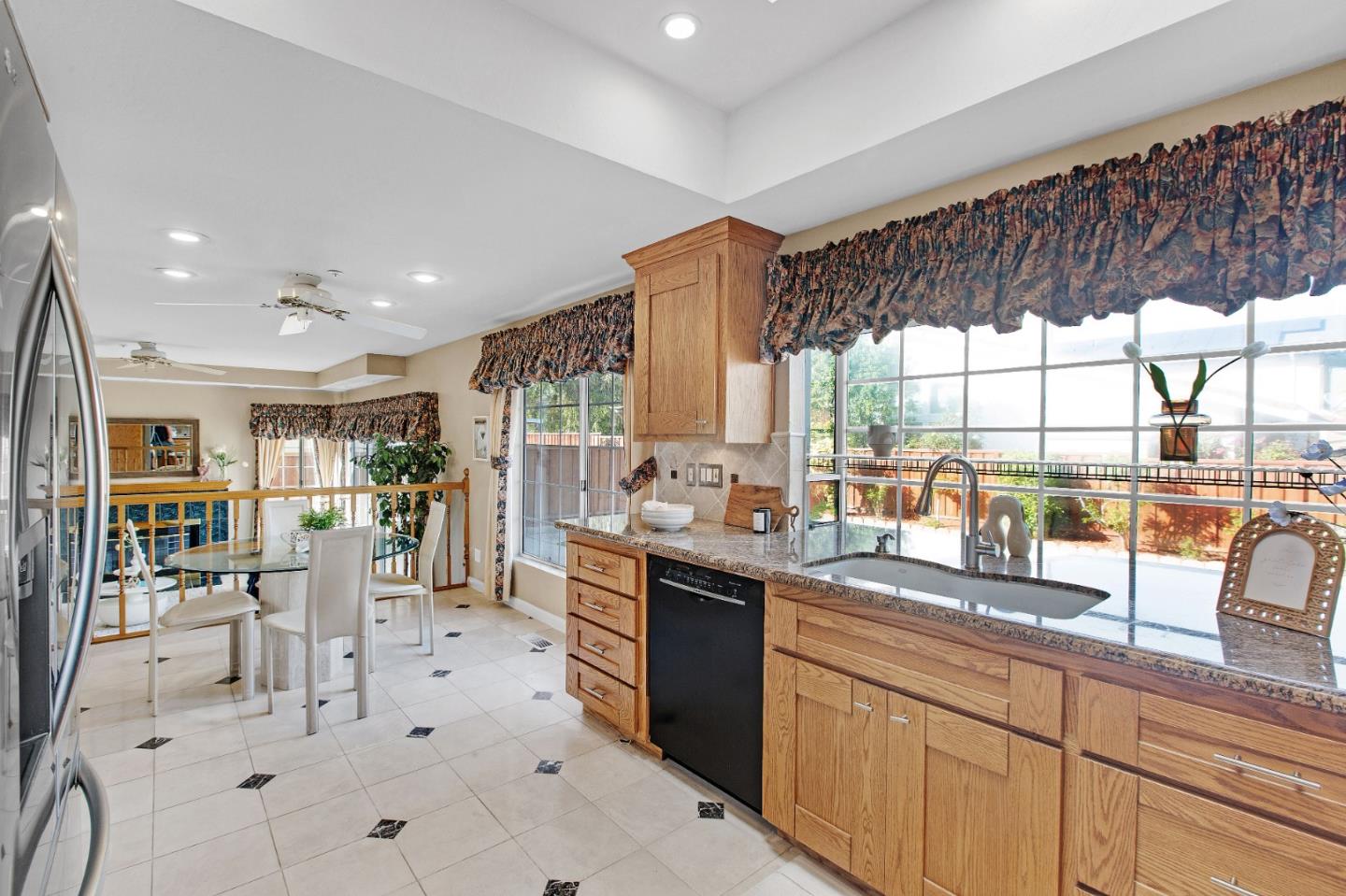 Detail Gallery Image 7 of 25 For 639 Mercado Ct, Milpitas,  CA 95035 - 4 Beds | 2/1 Baths