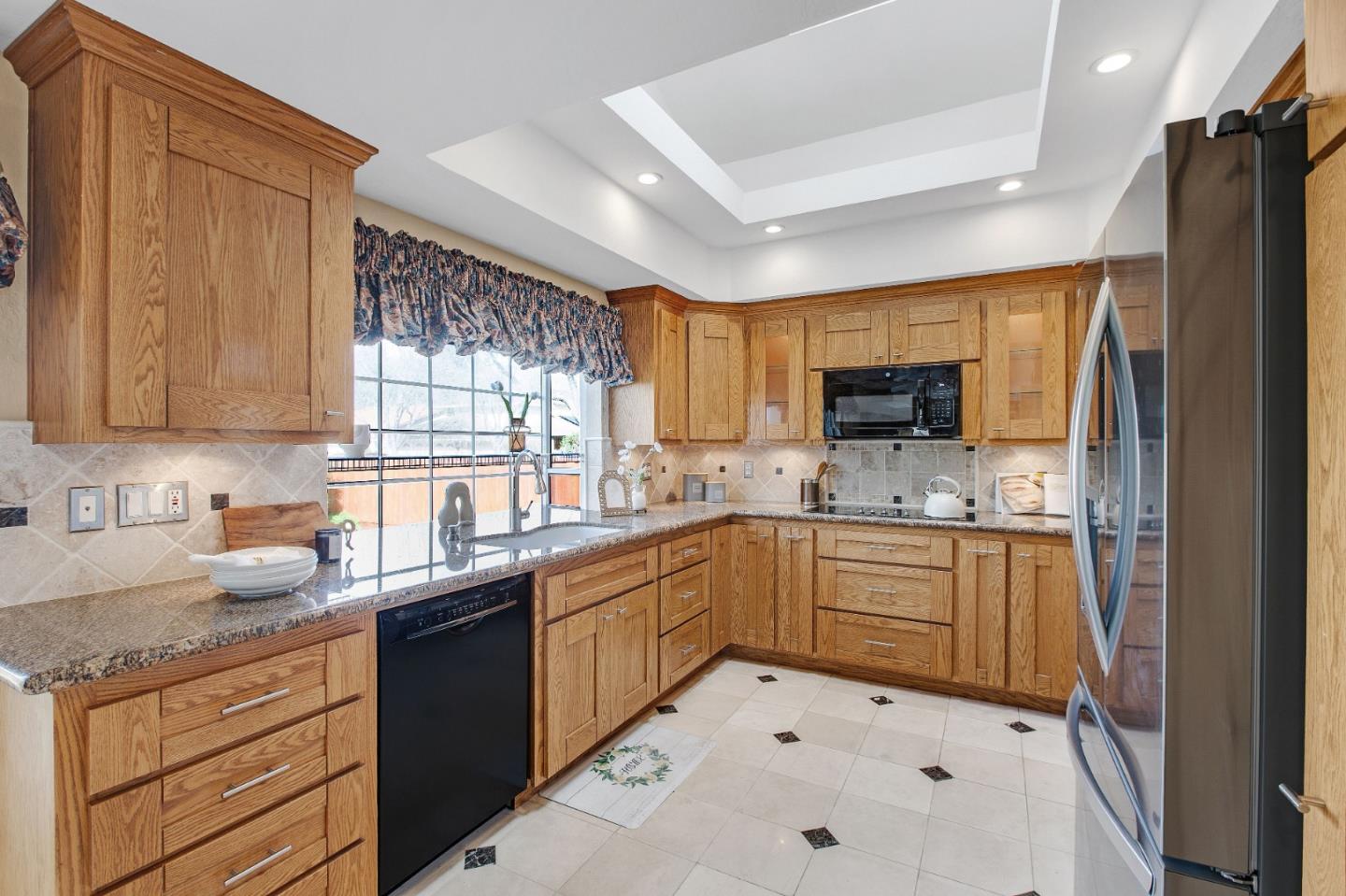 Detail Gallery Image 8 of 25 For 639 Mercado Ct, Milpitas,  CA 95035 - 4 Beds | 2/1 Baths