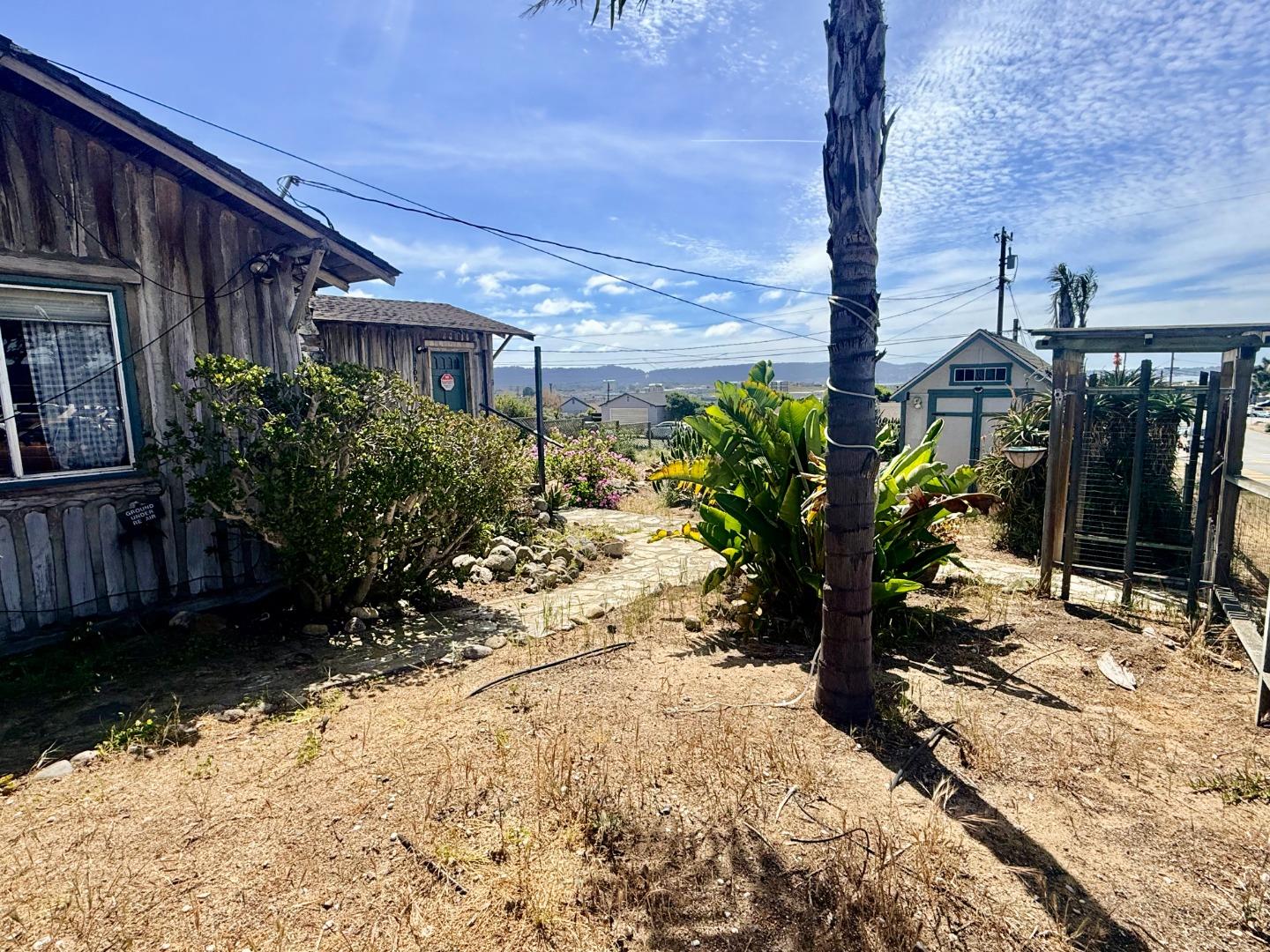 Detail Gallery Image 6 of 10 For 1300 Ord Grove Ave, Seaside,  CA 93955 - 3 Beds | 1 Baths