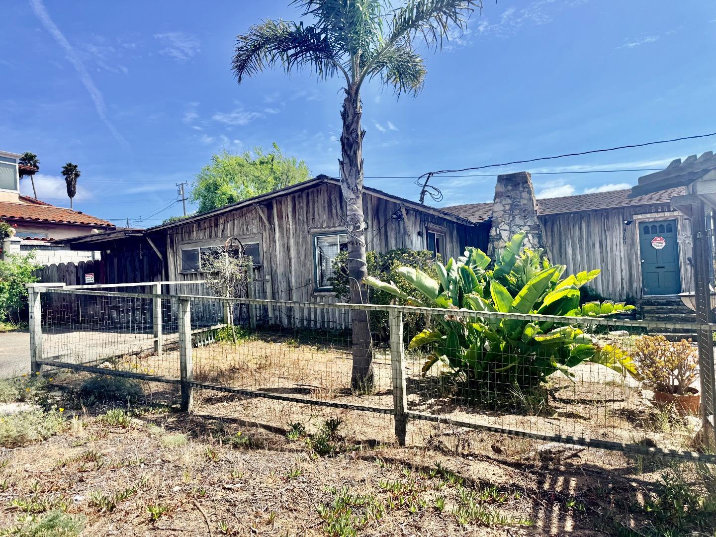 Detail Gallery Image 8 of 10 For 1300 Ord Grove Ave, Seaside,  CA 93955 - 3 Beds | 1 Baths