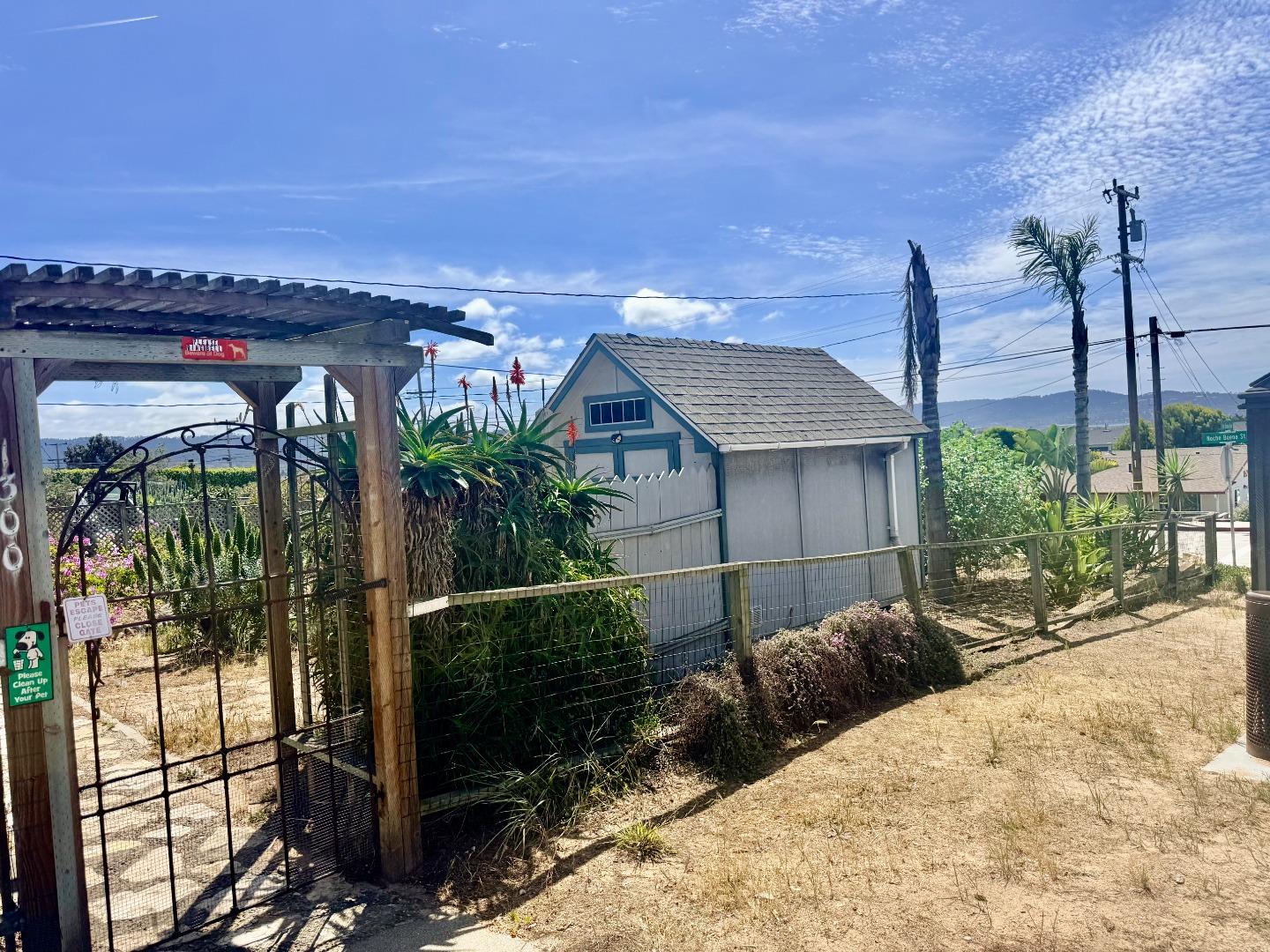 Detail Gallery Image 9 of 10 For 1300 Ord Grove Ave, Seaside,  CA 93955 - 3 Beds | 1 Baths